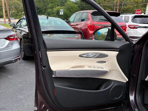 Used 2022 Genesis GV70 2.5T w/ Advanced Package AWD/4WD image 29