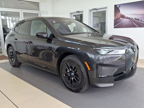 Certified 2025 BMW iX xDrive50 image 1
