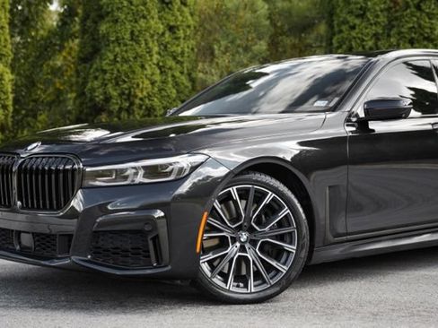 Used 2021 BMW 750i xDrive w/ Luxury Rear Seating Package AWD/4WD image 3