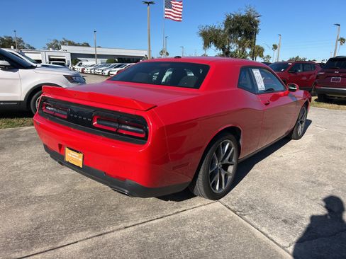 Used 2022 Dodge Challenger GT image 5