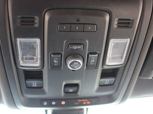 Used 2021 Chevrolet Suburban High Country RWD image 38