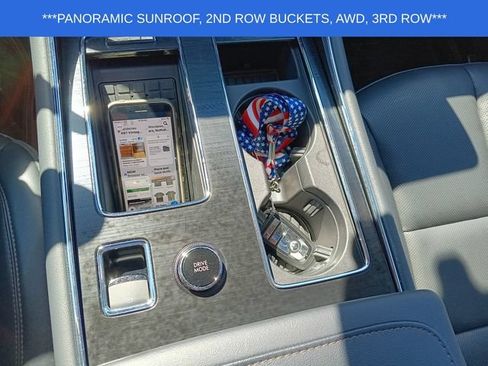 Used 2025 Lincoln Aviator AWD image 9