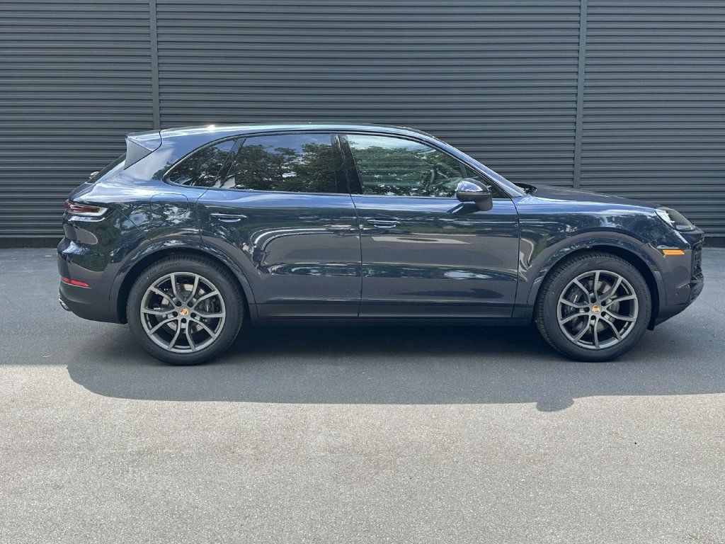 Used 2026 Porsche Cayenne AWD/4WD image 6