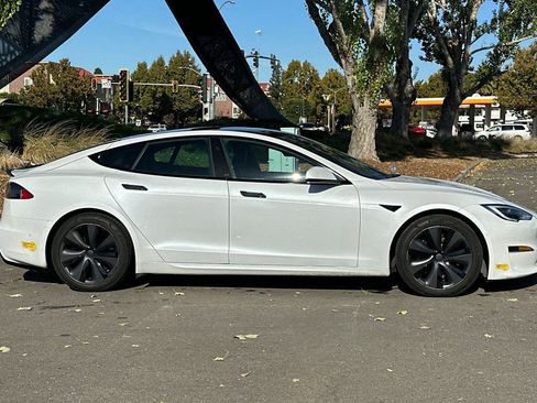 Used 2021 Tesla Model S Plaid image 3