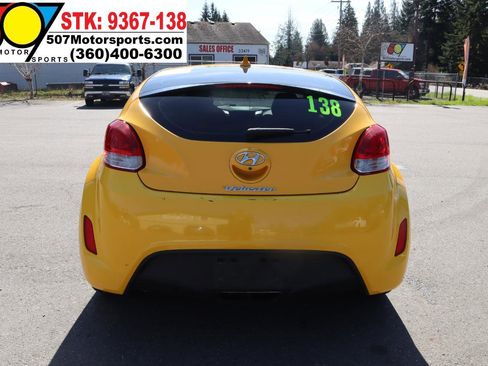 Used 2016 Hyundai Veloster FWD image 7
