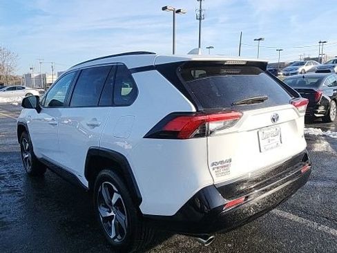 Used 2023 Toyota RAV4 SE image 6