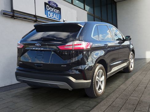 Certified 2022 Ford Edge SEL w/ Convenience Package image 3