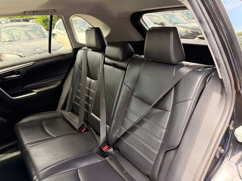Used 2019 Toyota RAV4 XLE Premium w/ Cold Weather Package AWD/4WD image 7