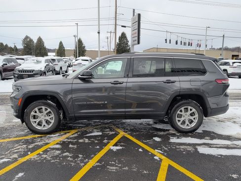 Used 2023 Jeep Grand Cherokee L Limited image 4
