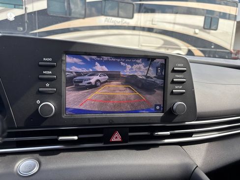 Used 2023 Hyundai Elantra SEL FWD image 15