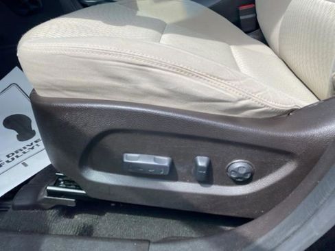 Used 2017 Hyundai Santa Fe SE image 16