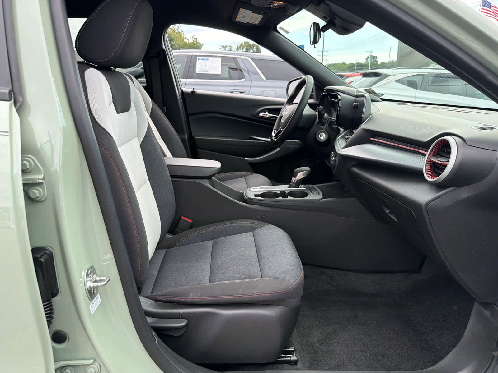 Certified 2024 Chevrolet Trax RS w/ Driver Confidence Package FWD image 22
