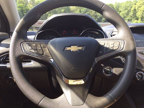 Used 2017 Chevrolet Cruze LT w/ Convenience Package FWD image 26