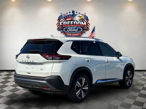Used 2023 Nissan Rogue SL w/ SL Premium Package FWD image 4