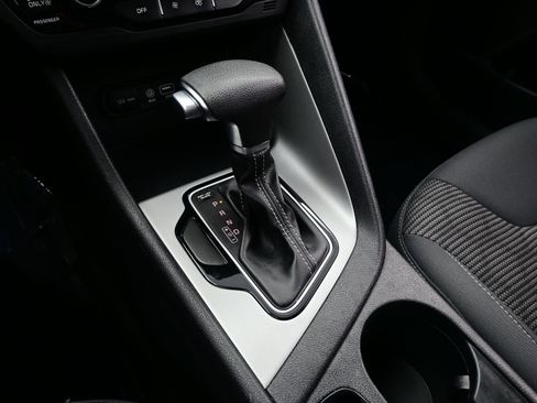 Used 2017 Kia Niro LX image 20