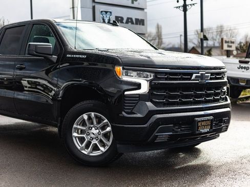 Used 2024 Chevrolet Silverado 1500 RST AWD/4WD image 3