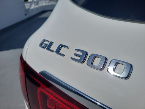 Used 2020 Mercedes-Benz GLC 300 image 8