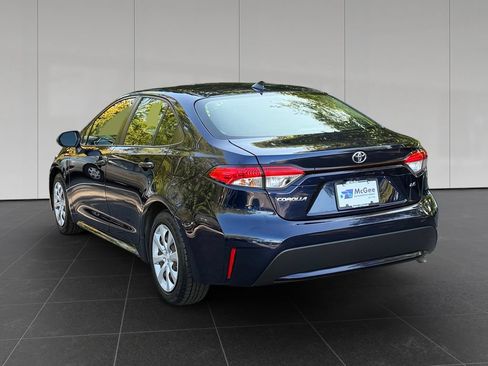 Used 2021 Toyota Corolla LE FWD image 3