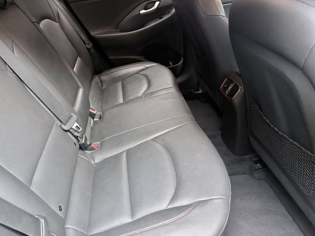 Used 2018 Hyundai Elantra GT Sport FWD image 13