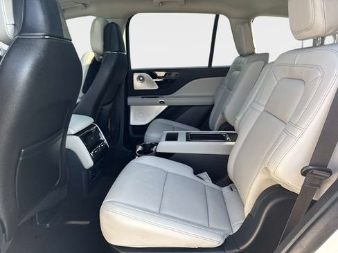 Used 2025 Lincoln Aviator Reserve w/ Equipment Group 201A AWD/4WD image 14