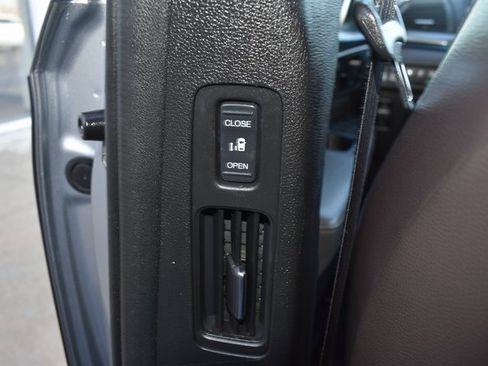 Used 2023 Honda Odyssey Elite image 40