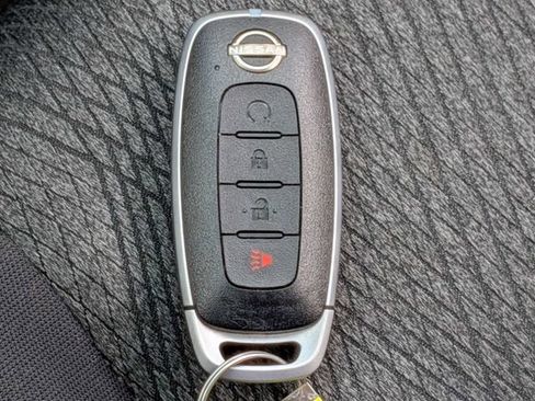 Used 2024 Nissan Rogue SV FWD image 31