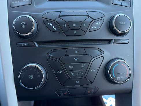 Used 2016 Ford Fusion SE w/ SE Cold Weather Package FWD image 18