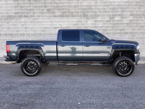 Used 2017 GMC Sierra 1500 SLE w/ Suspension Package, Off-Road AWD/4WD image 5