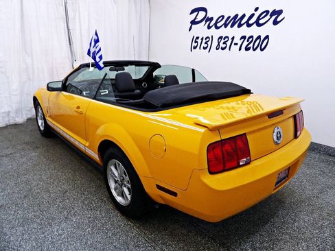 Used 2008 Ford Mustang Premium RWD image 4