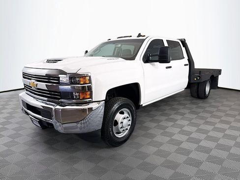 Used 2017 Chevrolet Silverado 3500 W/T AWD/4WD image 3