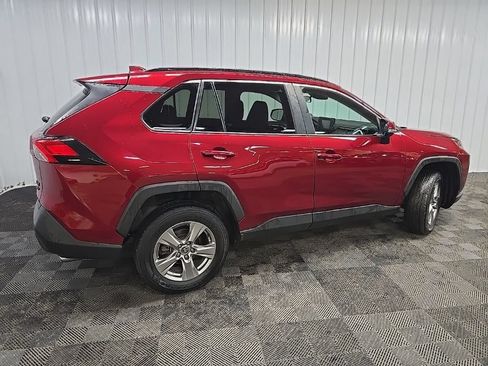 Used 2022 Toyota RAV4 XLE AWD/4WD image 3
