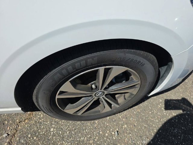 Used 2023 Nissan Sentra SV FWD image 8