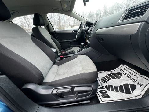 Used 2017 Volkswagen Jetta S image 9