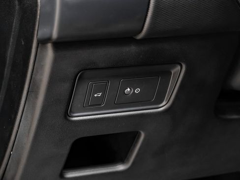 Used 2022 Land Rover Discovery S R-Dynamic image 20