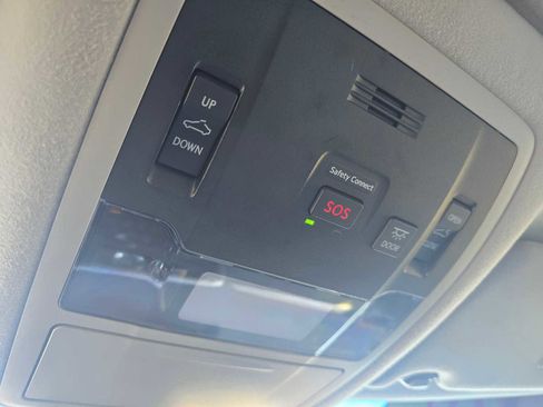 Used 2019 Lexus RX 450h AWD image 36