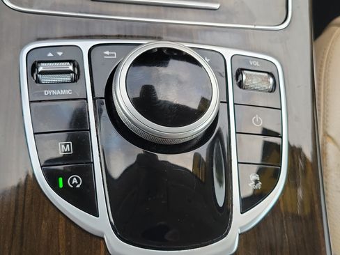 Used 2019 Mercedes-Benz GLC 300 image 23