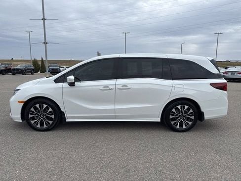 Used 2025 Honda Odyssey Elite image 7