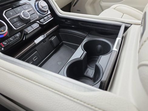 Used 2021 GMC Yukon XL Denali w/ Denali Premium Package image 41