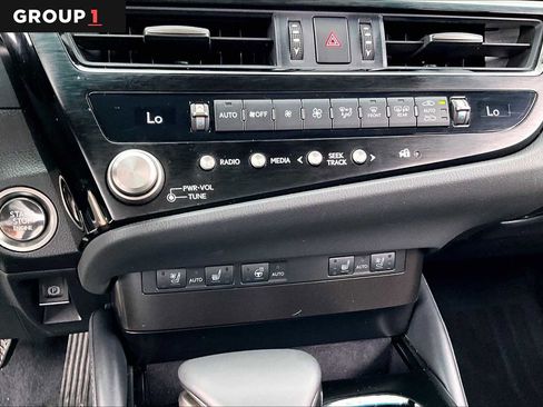 Certified 2024 Lexus ES 350 w/ Premium Package FWD image 32