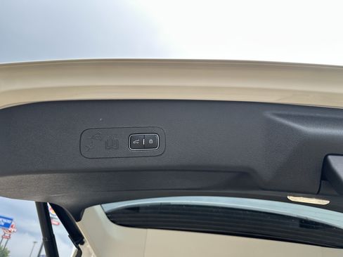 Used 2026 Lincoln Aviator AWD w/ Jet Appearance Package image 11