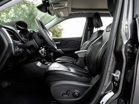 Used 2022 Jeep Cherokee Limited image 42