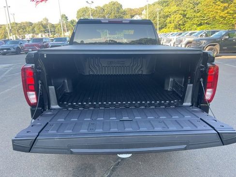 New 2026 GMC Sierra 1500 SLE image 10