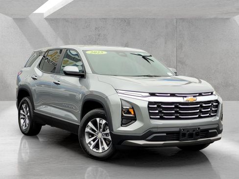 Used 2025 Chevrolet Equinox LT AWD/4WD image 1