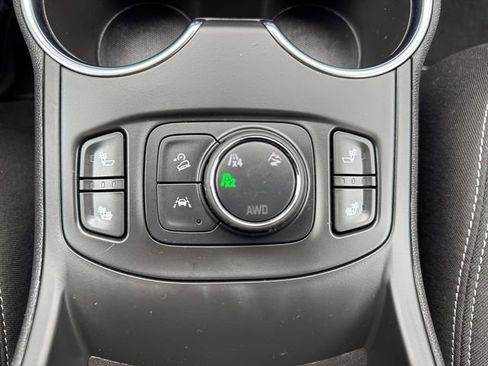 Used 2023 GMC Terrain SLE w/ Driver Convenience Package image 16