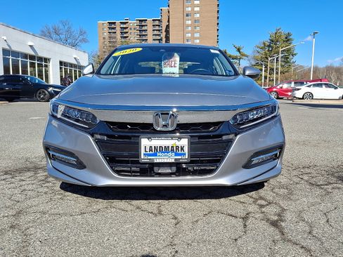 Used 2020 Honda Accord Touring image 2