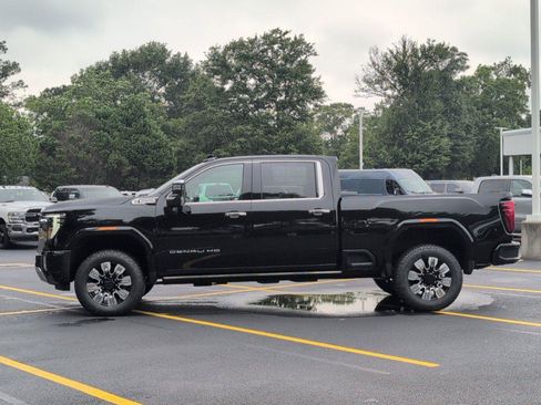 New 2026 GMC Sierra 2500 Denali w/ Denali Reserve Package AWD/4WD image 2