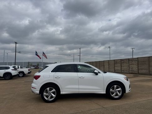 Used 2020 Audi Q3 2.0T Premium w/ Convenience Package AWD/4WD image 25