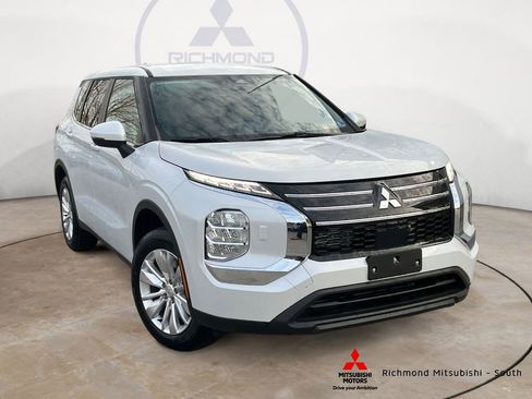 New 2026 Mitsubishi Outlander ES AWD/4WD image 1