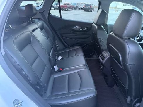 Used 2024 GMC Terrain SLT AWD/4WD image 16