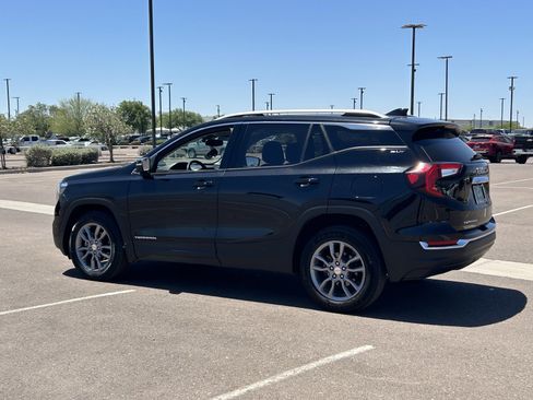 Certified 2024 GMC Terrain SLT AWD/4WD image 3